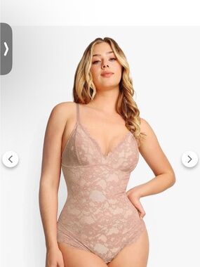 Lace V-Neck Shaping Bodysuit in Dusty Rose